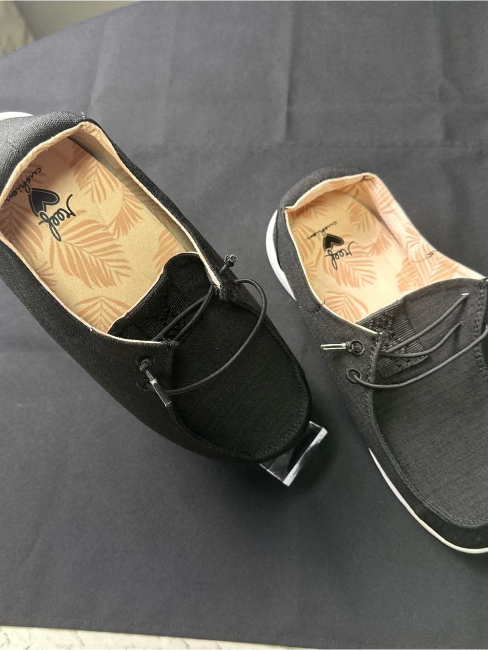 Reef Black Slip-On Loafers Women’s 8 NWOT - Picture 2 of 3